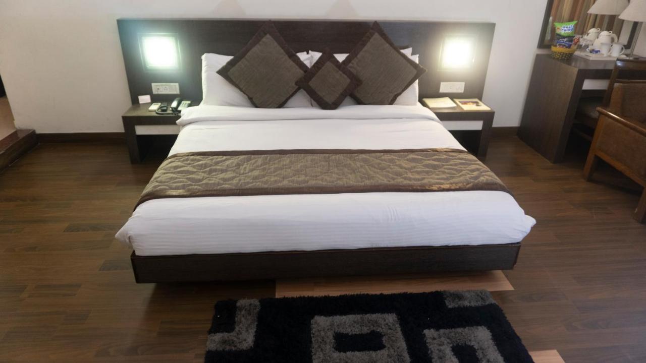 Hotel Mg Regency Baddi Zewnętrze zdjęcie