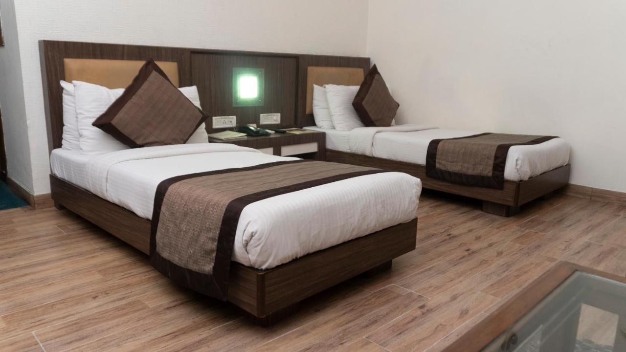Hotel Mg Regency Baddi Zewnętrze zdjęcie