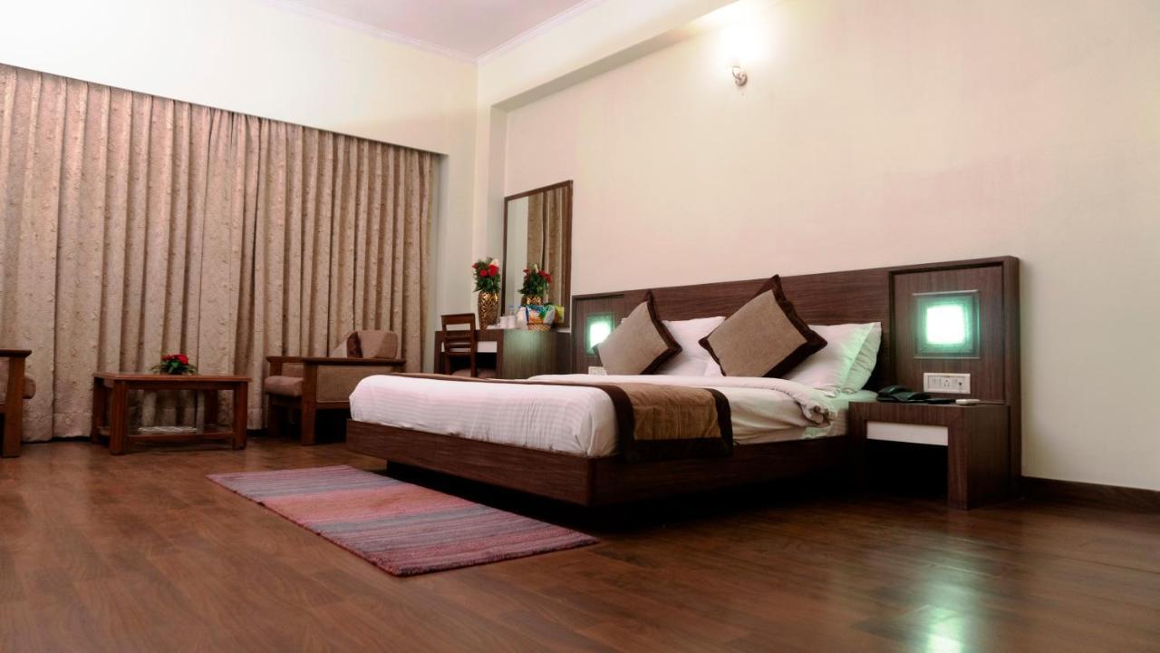 Hotel Mg Regency Baddi Zewnętrze zdjęcie