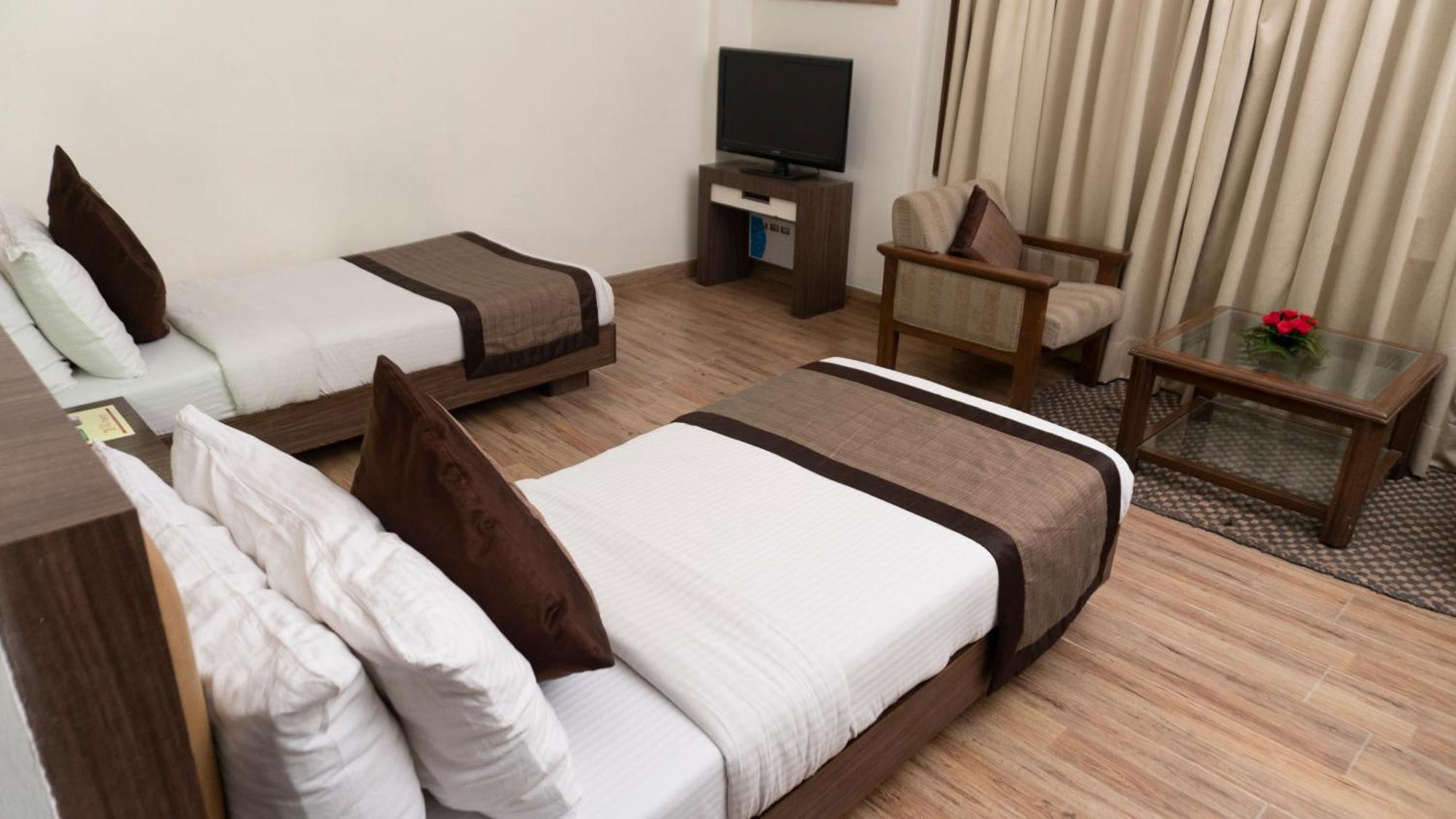 Hotel Mg Regency Baddi Zewnętrze zdjęcie