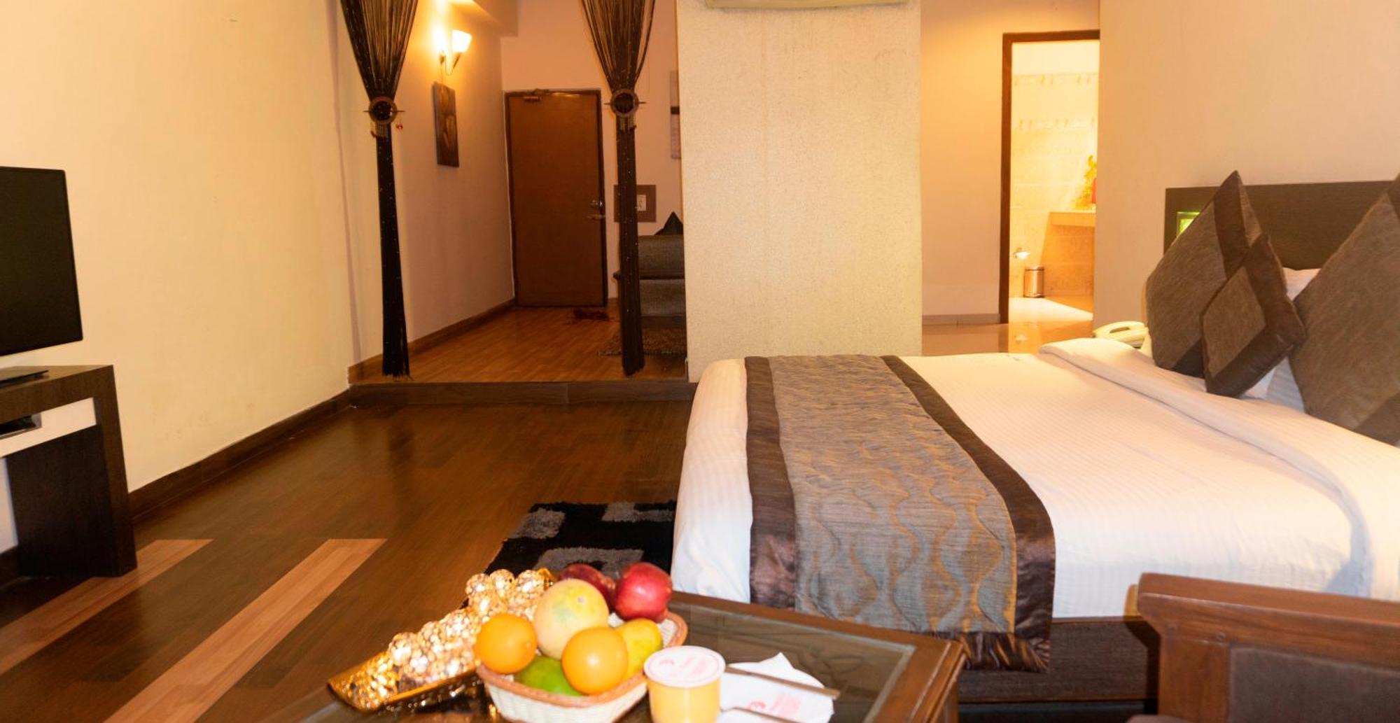 Hotel Mg Regency Baddi Zewnętrze zdjęcie