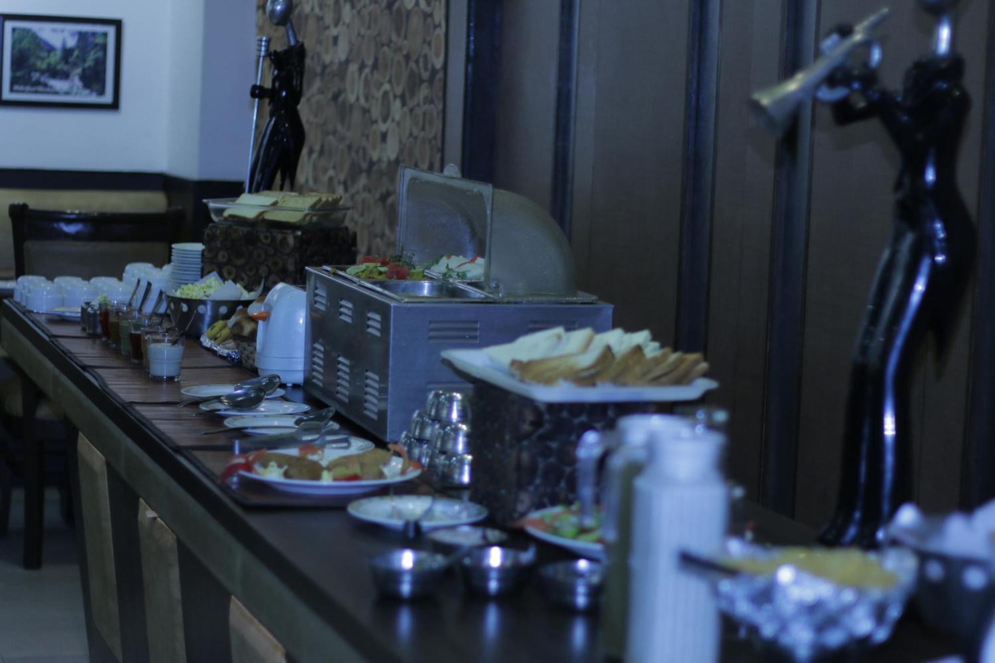 Hotel Mg Regency Baddi Zewnętrze zdjęcie