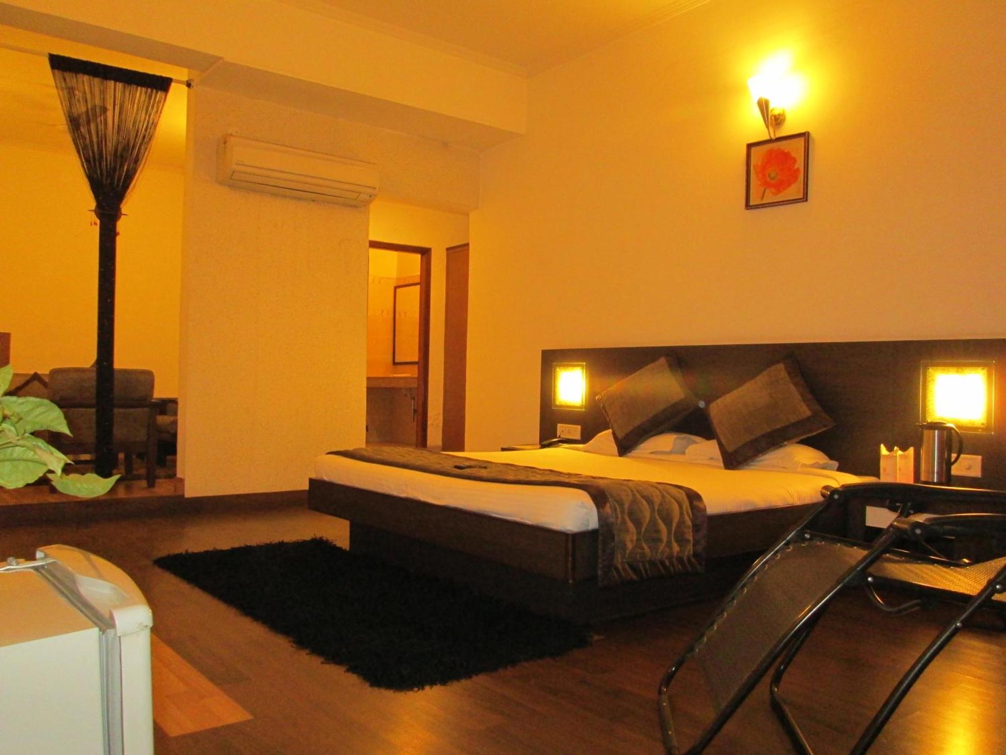 Hotel Mg Regency Baddi Zewnętrze zdjęcie